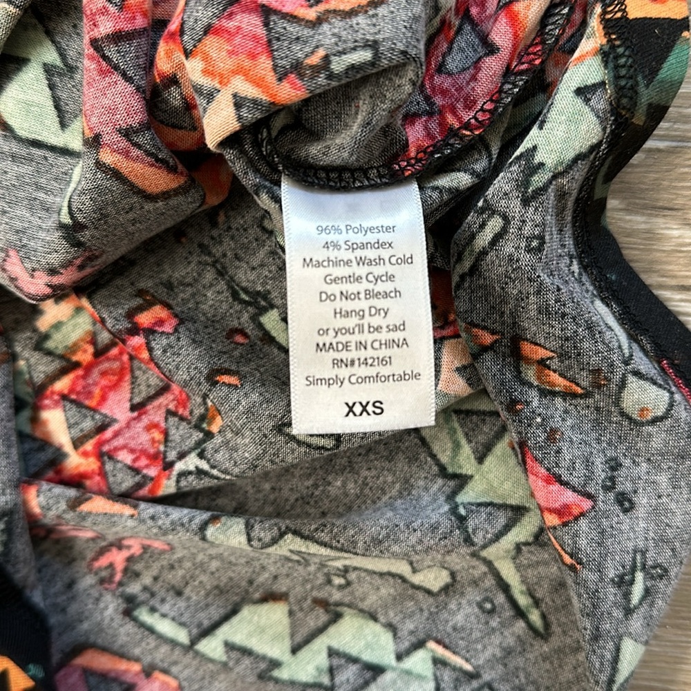 Lularoe Randy Tee - Picture 4 of 4